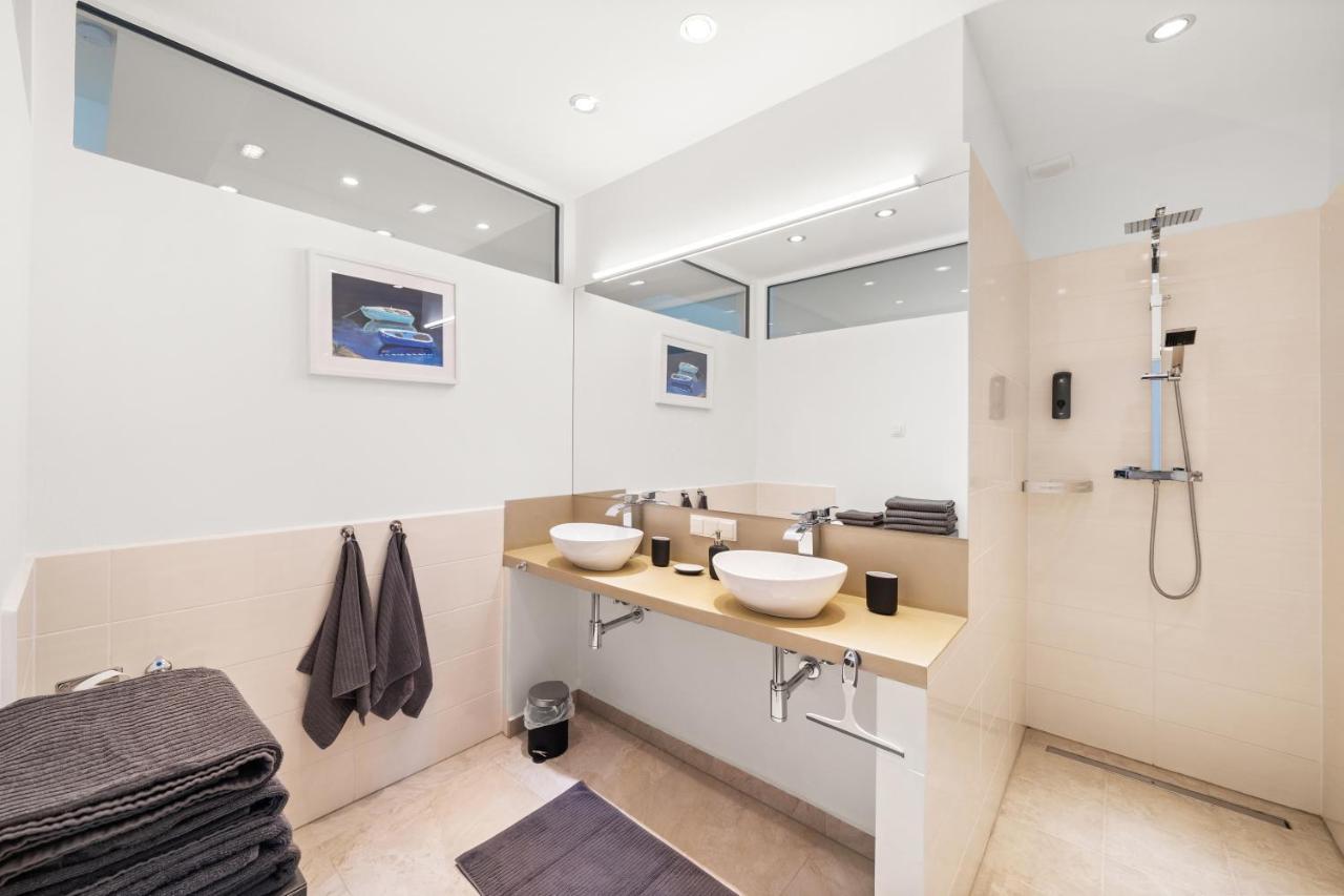 Apartment Near Volksoper - Modern, Big, Central, Cosy فيينا المظهر الخارجي الصورة